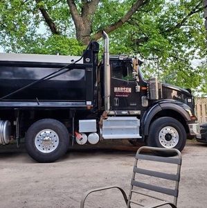 Meet your Posher, Dennis